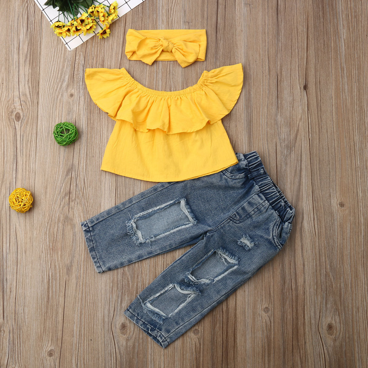 Completo 2pz bimba Top Giallo con Balze e Jeans Strappati