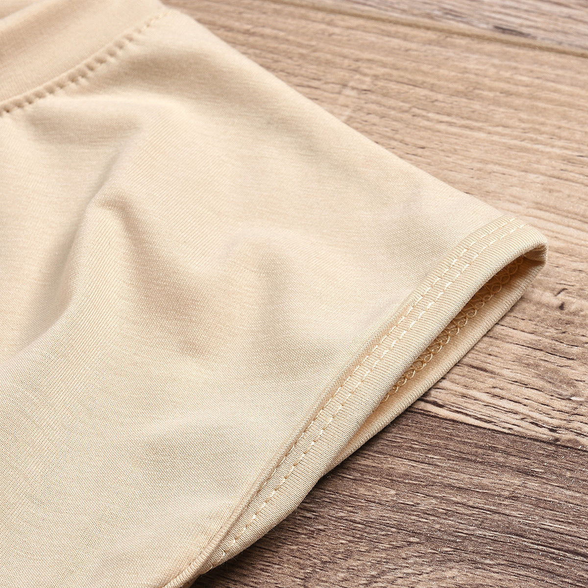 Completo bambina 3 pezzi – T-shirt beige, pantaloni animalier e fascia
