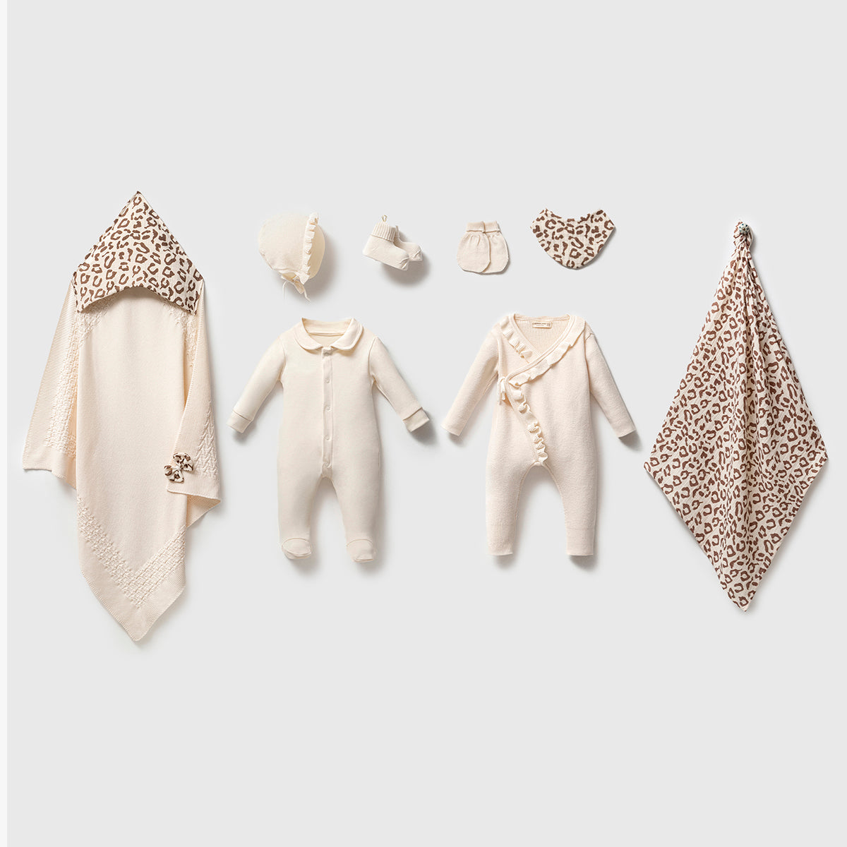 Set Nascita 8 Pezzi Neonata Eleganza Safari con Dettagli Leopardati avorio