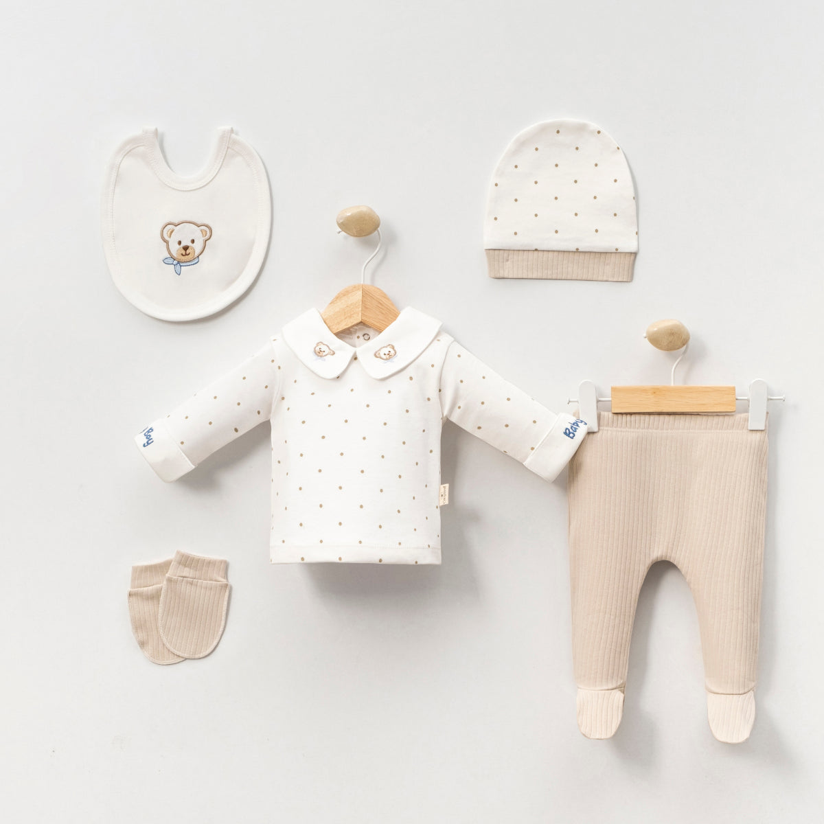 Set Neonato/ Bimbo 5 Pezzi in Cotone – Fantasia Pois con Orsetto Beige