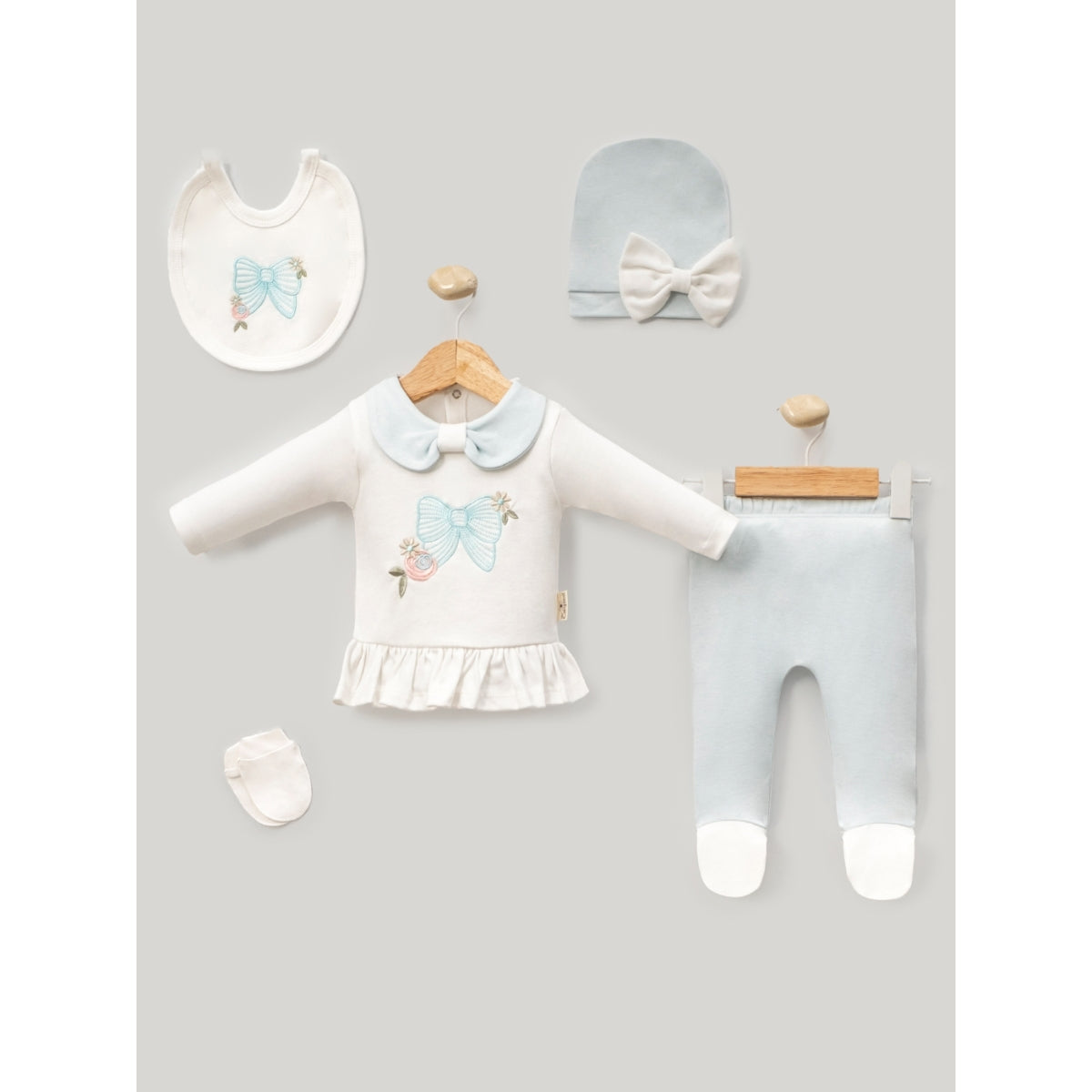 Set Neonata 5 Pezzi con Fiocco Ricamato