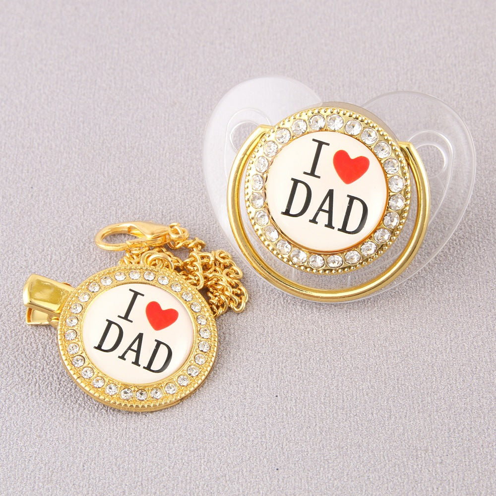 Set Ciuccio Trasparente con Catenella e Copri-Polvere – “I ❤️ Dad” con Cristalli (6-12 mesi)