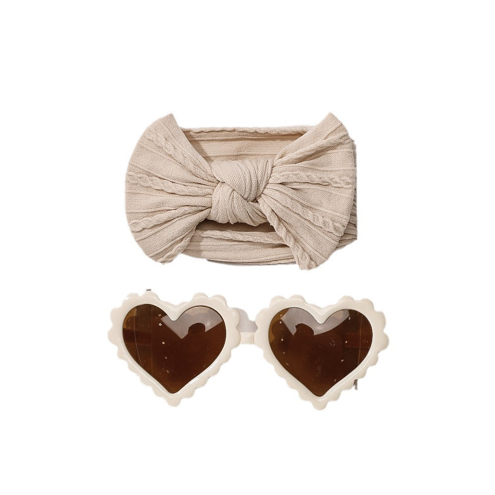 Set Fascia con Fiocco e Occhiali a Cuore per Bambina – Look Completo da Piccola Star
