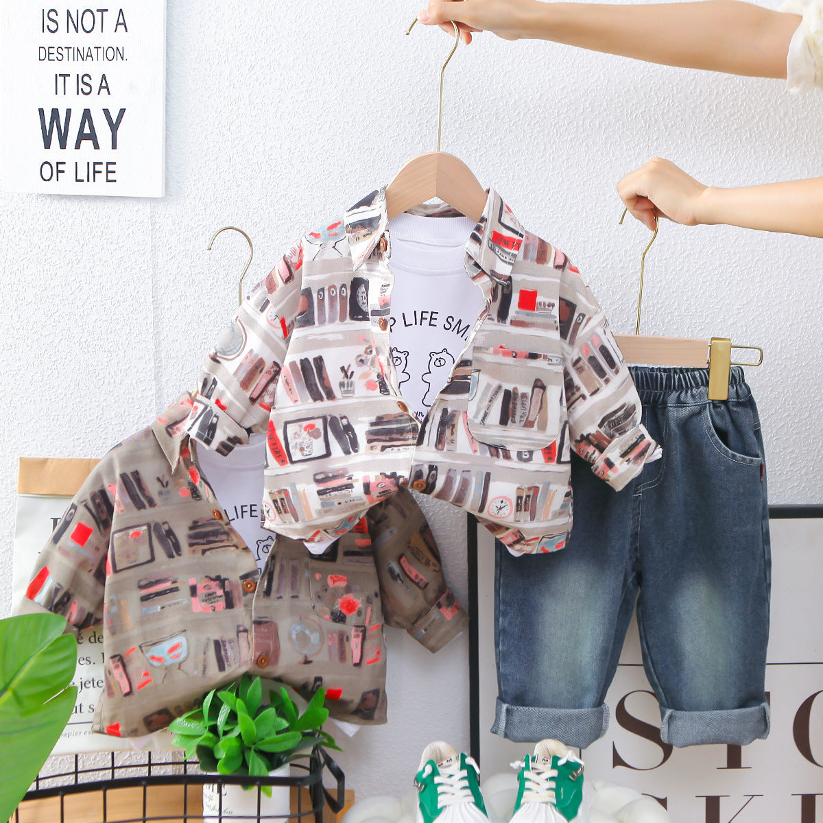 Completo Bimbo "Book Lover" Camicia Stampata, T-shirt e Jeans