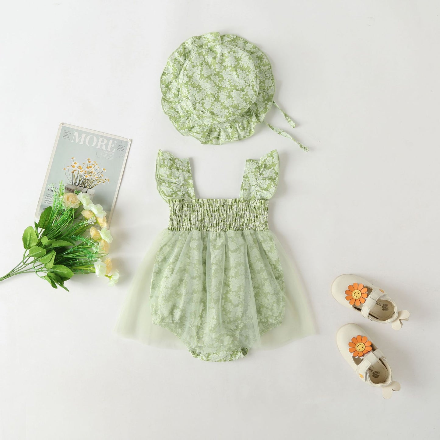 Vestitino/pagliaccetto verde malva floreale con cappellino