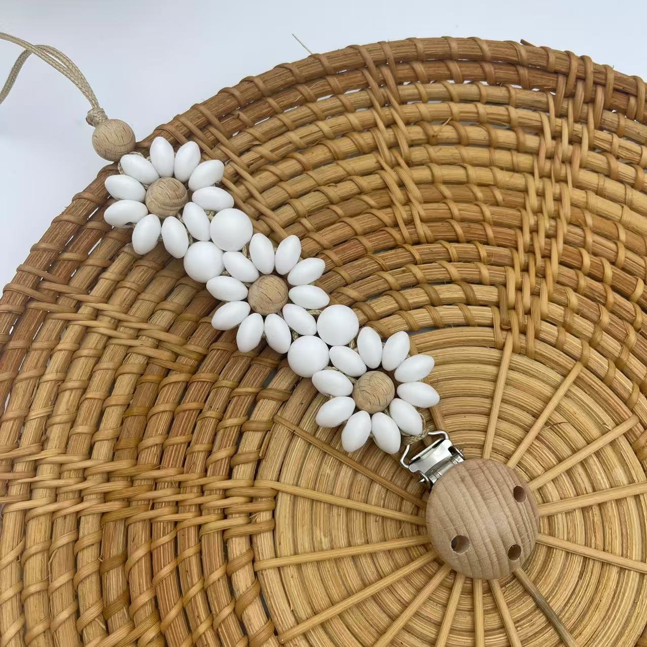 Clip Portaciuccio in Silicone e Legno