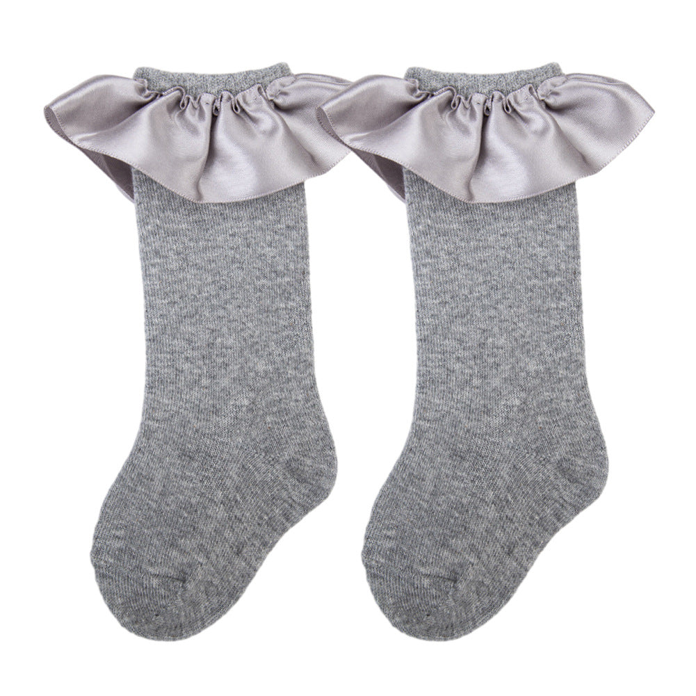Calze con Risvolto in Raso – Eleganza per Piccoli Look