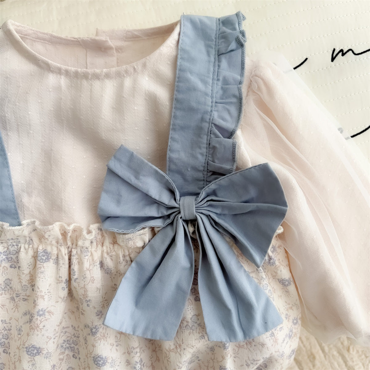 Completo Neonata con Maniche in Tulle e Fiocco