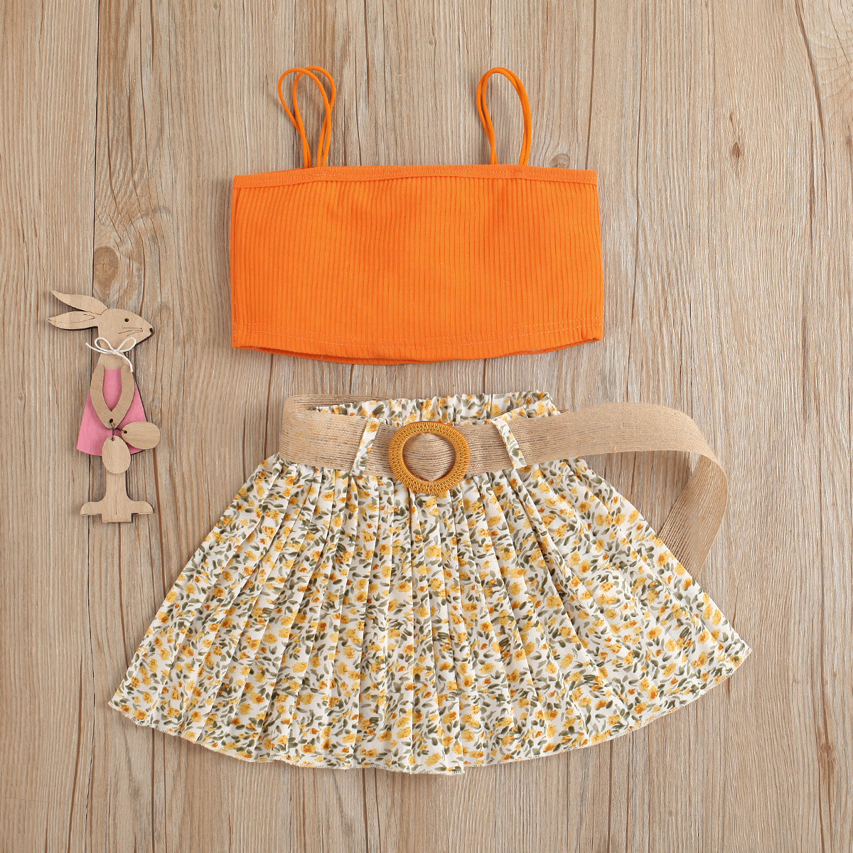 Completo estivo bambina – Top arancione e gonna floreale con cintura