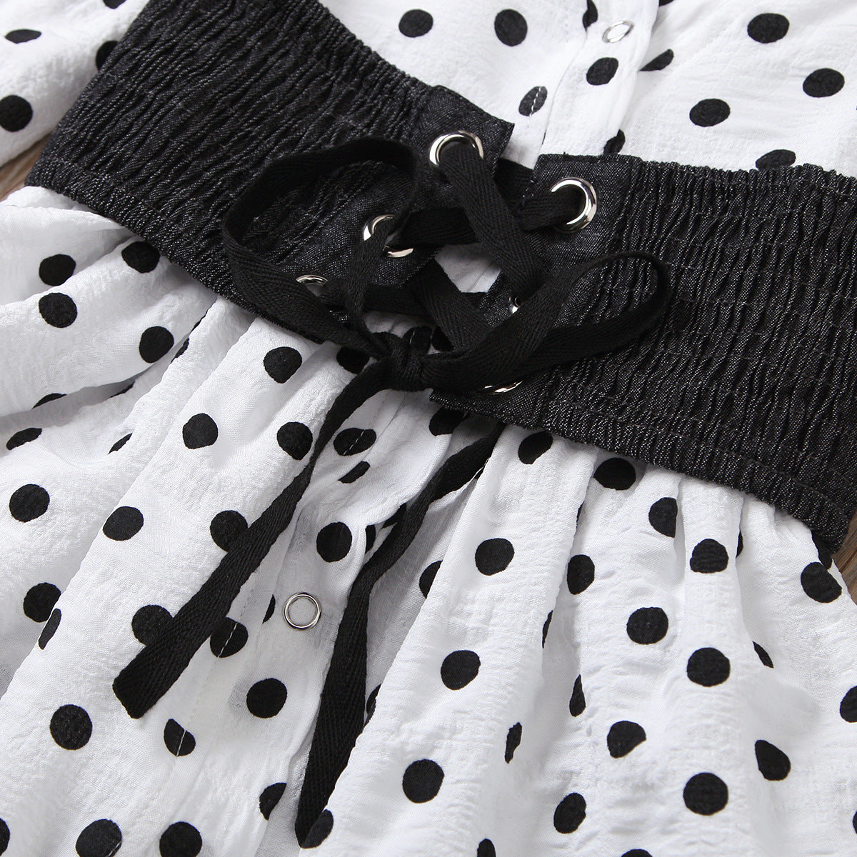Vestitino bambina a pois con cintura nera – Eleganza retrò