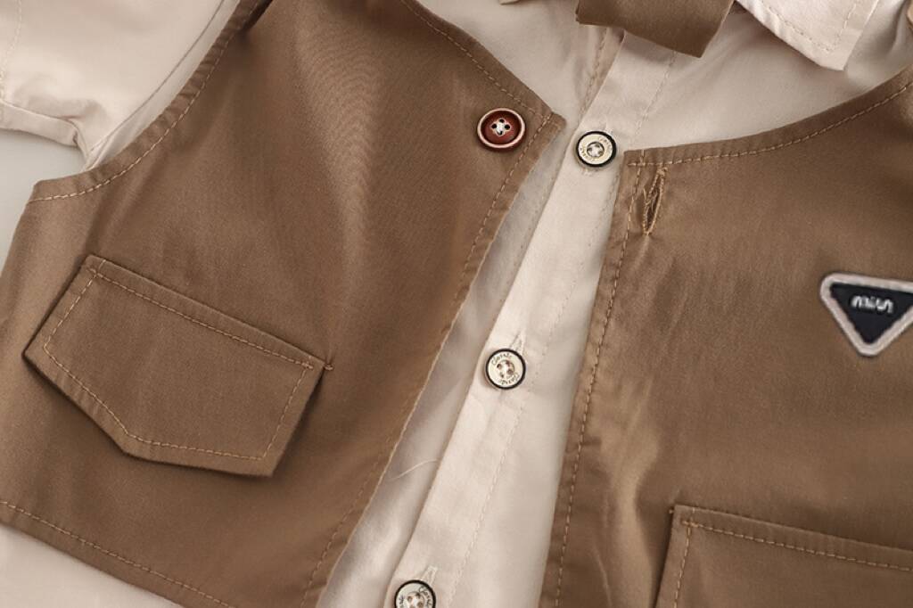 Completo Elegante Bambino "Mini Boss" - Camicia, Gilet, Cravattino e Shorts