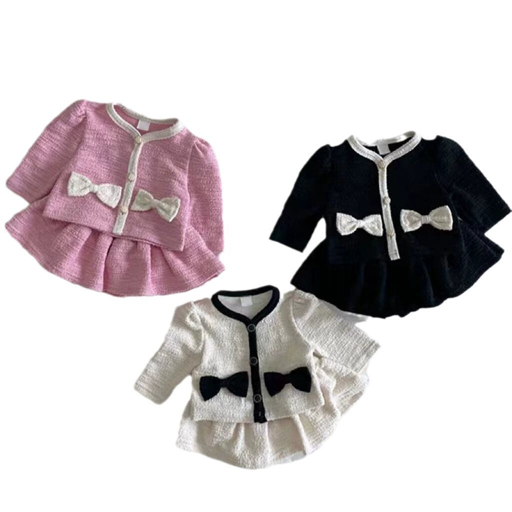 Completo Elegante Bimba – 2 Pezzi con Fiocchi e Basco