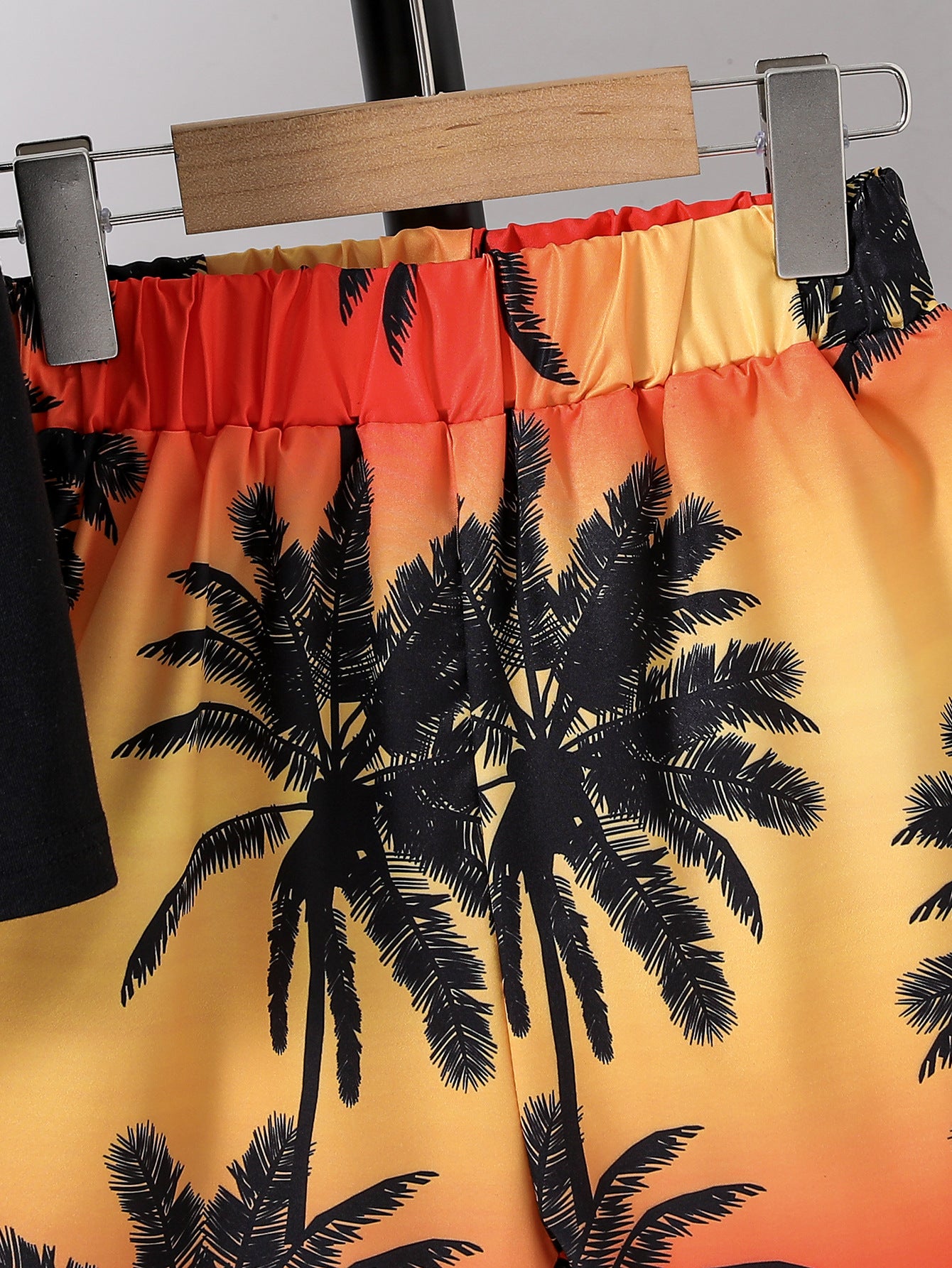 Set Estivo Bambino "Sunday Surfing" T-Shirt e Shorts
