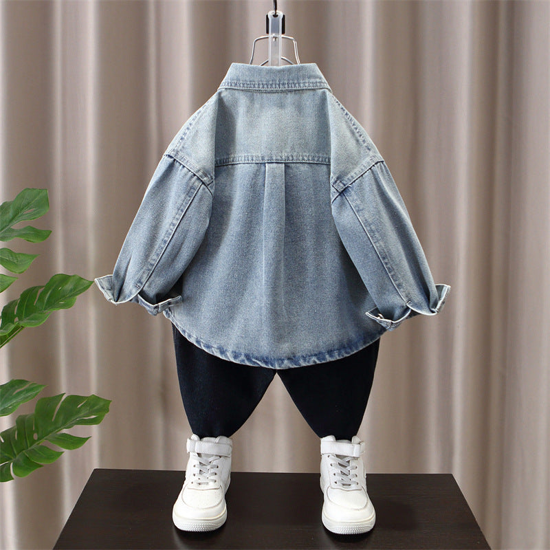 Completo Casual Bambino – Giacca Jeans, T-Shirt e Pantaloni Neri