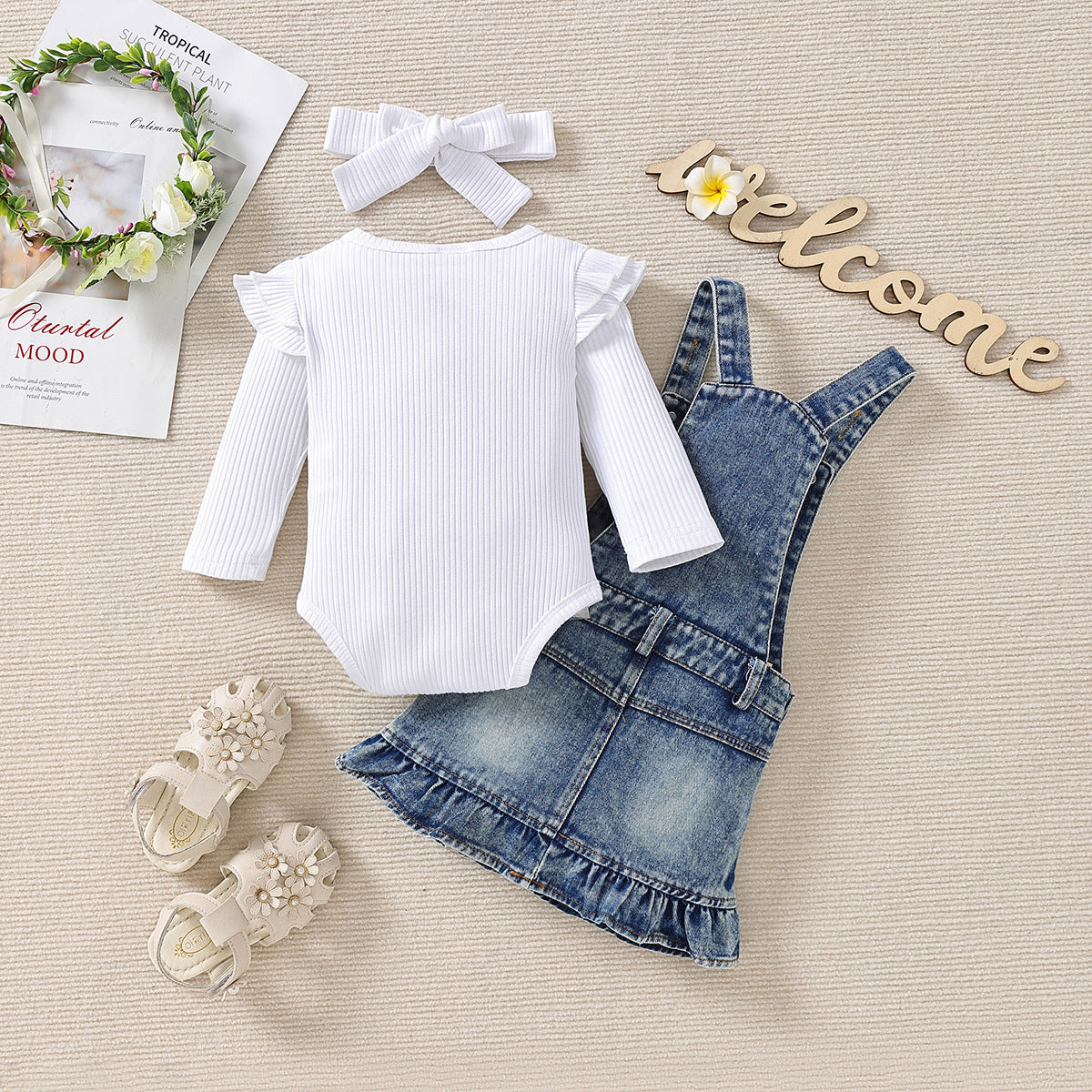 Completo Bambina 3 Pezzi Body Bianco, Gonna Salopette in Jeans e Fascia