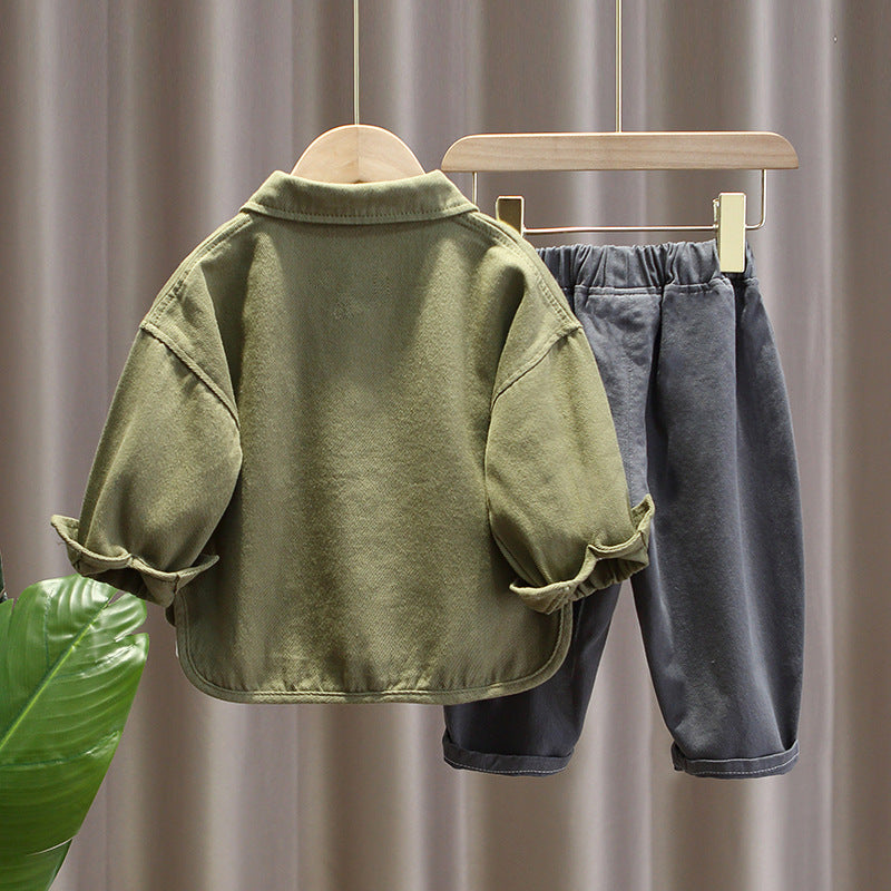 Completo Casual Bambino 3 Pezzi Giacca Multitasche, T-shirt e Pantaloni