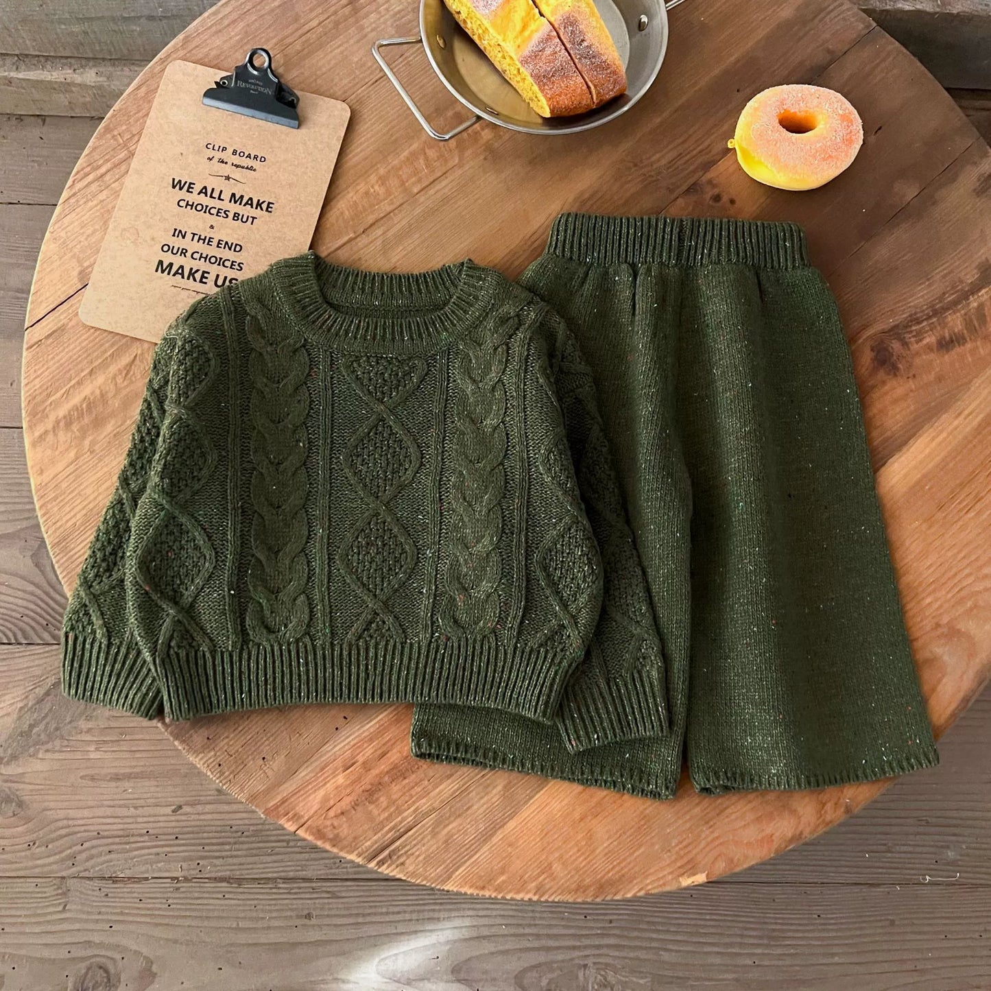 Completo Bimba Maglia + Pantaloni in Lana – Maniche Trecce