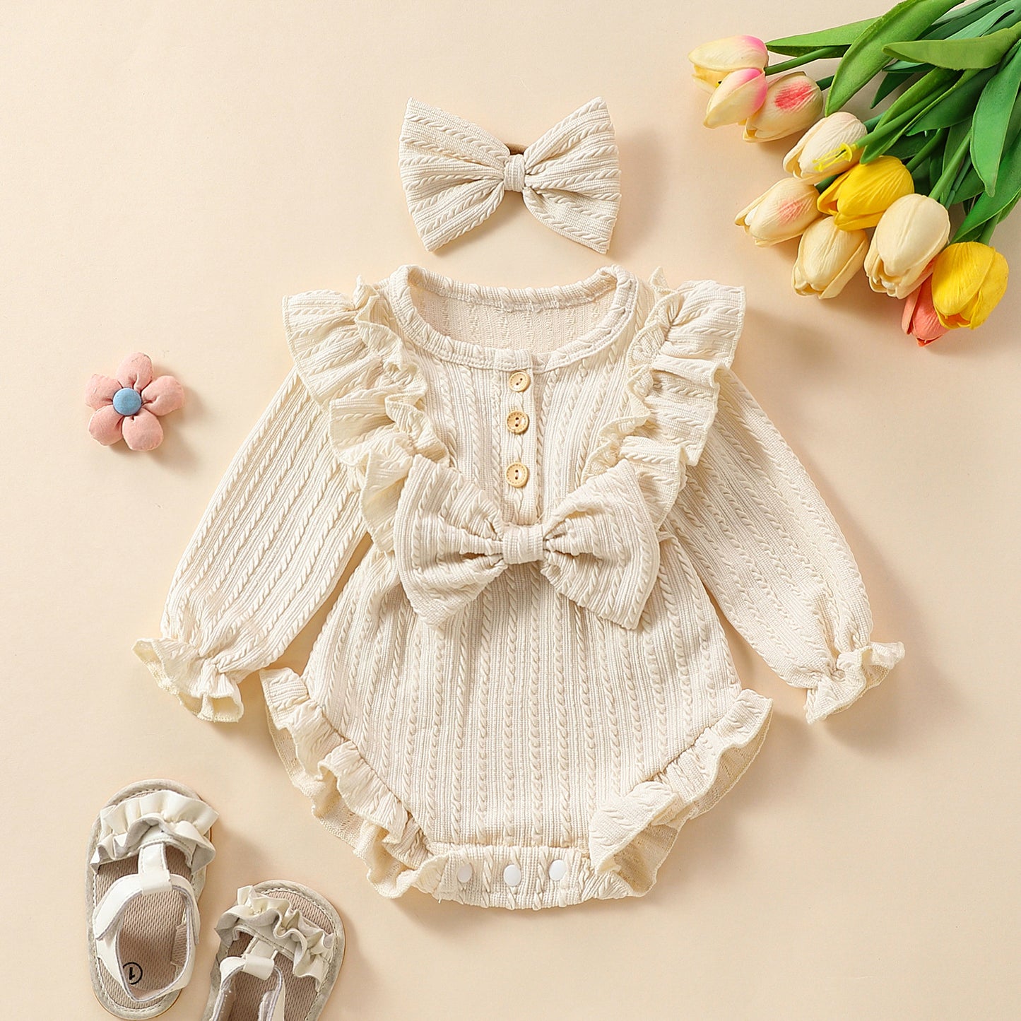 Pagliaccetto in Maglia Crema con Volant e Fiocco - Outfit Elegante per Bambina