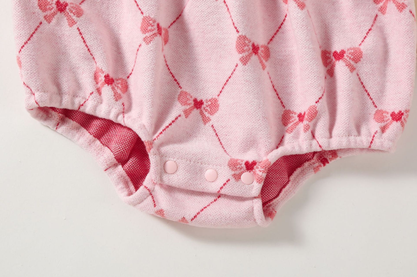 Pagliaccetto bimba con fiocco rosa e cappellino