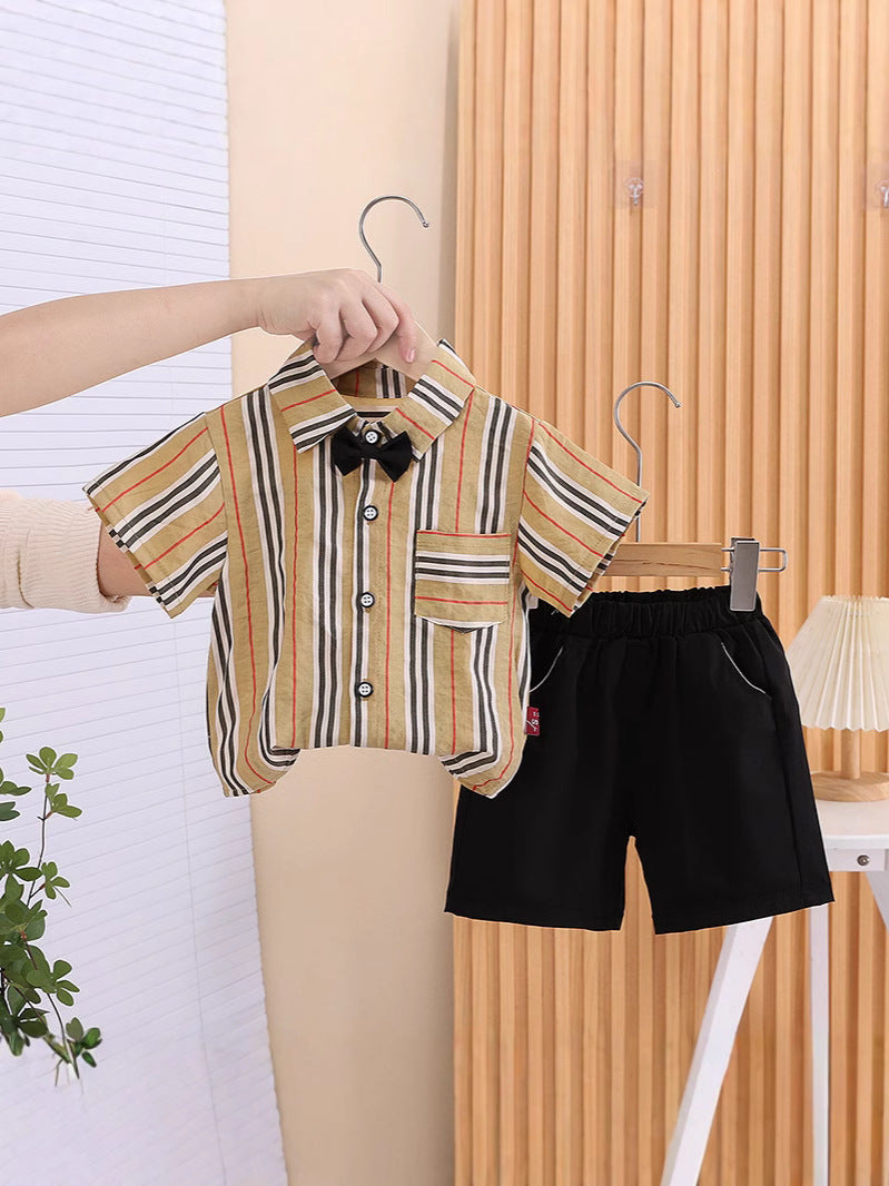 Completo estivo bambino con camicia a righe e pantaloncini neri - con papillon