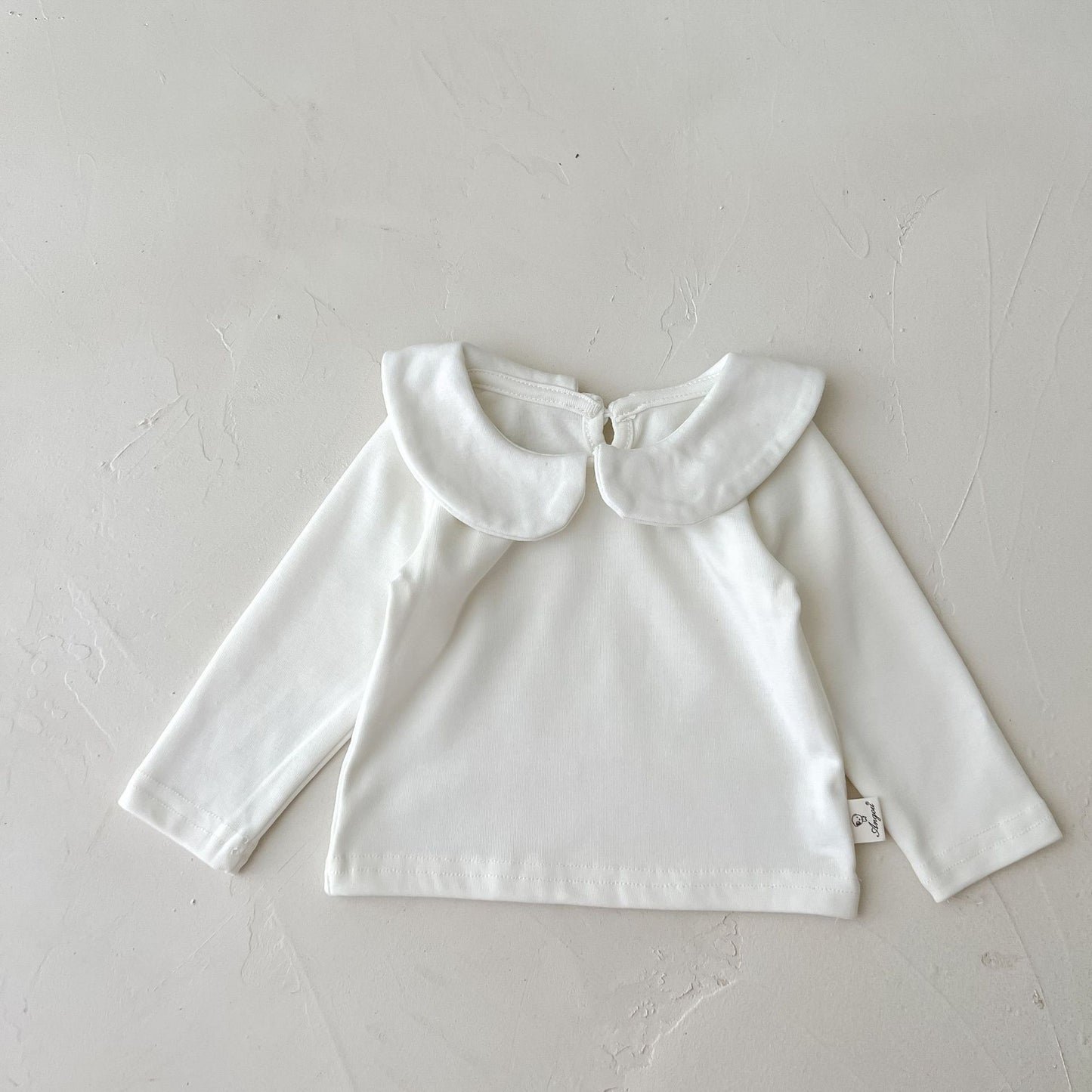 Completo bimba con salopette a fiori e camicia bianca – 3 pezzi