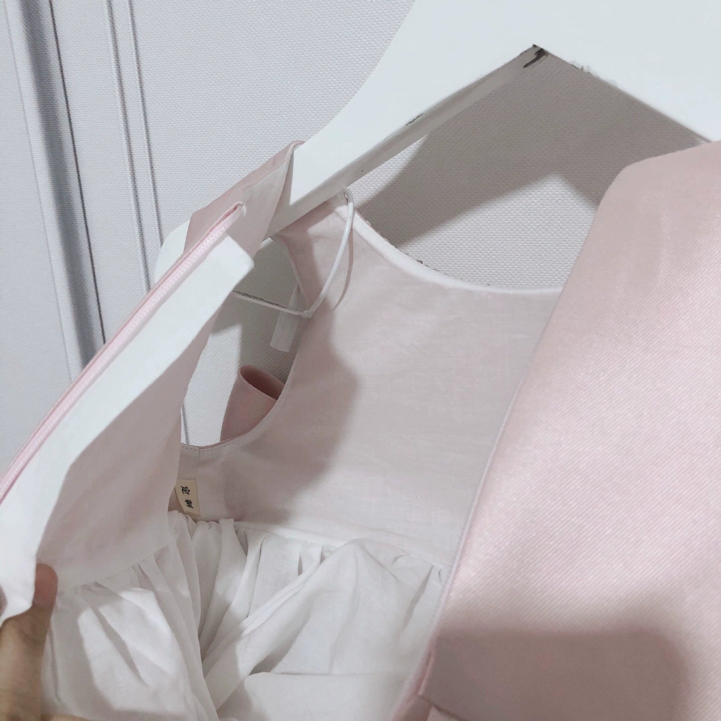 Abito Elegante Bambina Rosa con Fiocco – SCOLLATO E MANIUCA LUNGA
