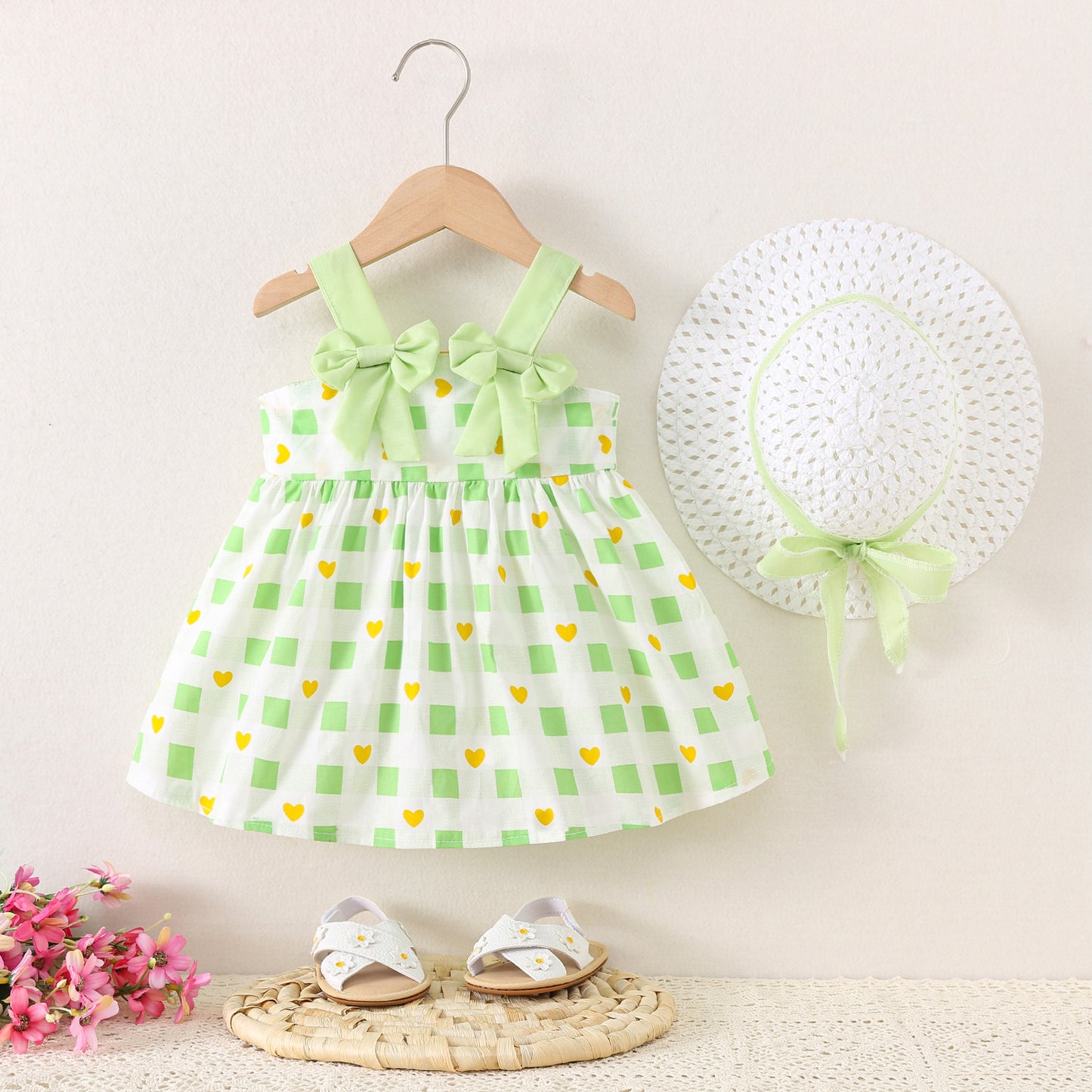 Abitino Estivo Bimba con Cappello Cuori Gialli e Fiocchi Verdi