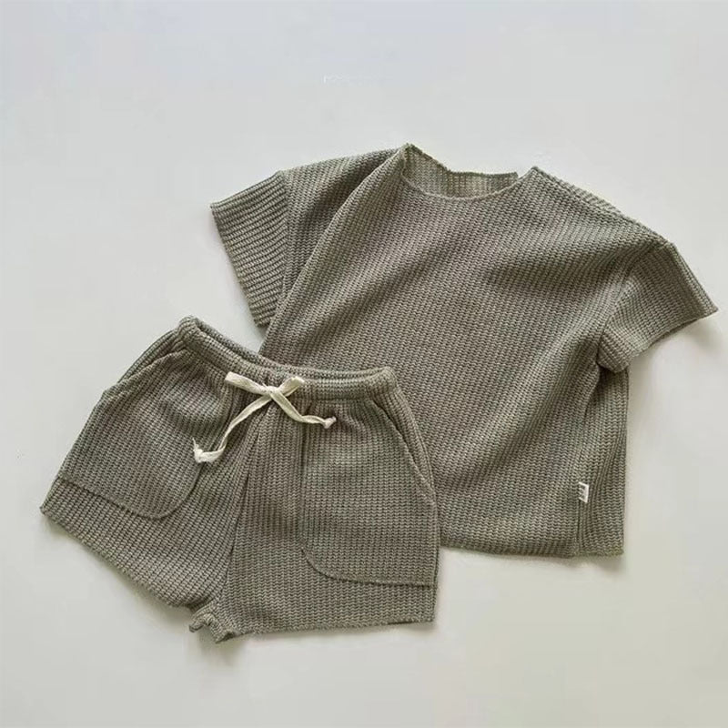 Completo Estivo Bimbo/Bimba in Maglia Waffle – T-Shirt e Shorts