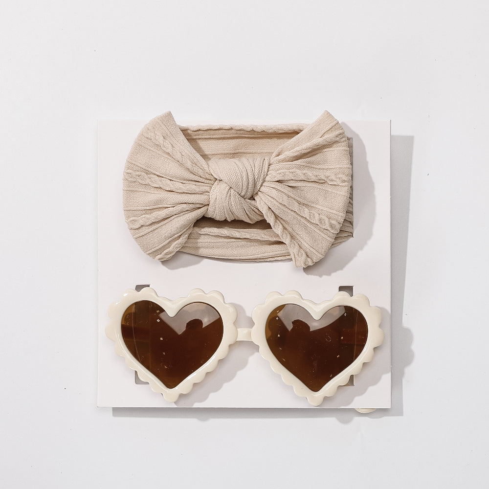 Set Fascia con Fiocco e Occhiali a Cuore per Bambina – Look Completo da Piccola Star