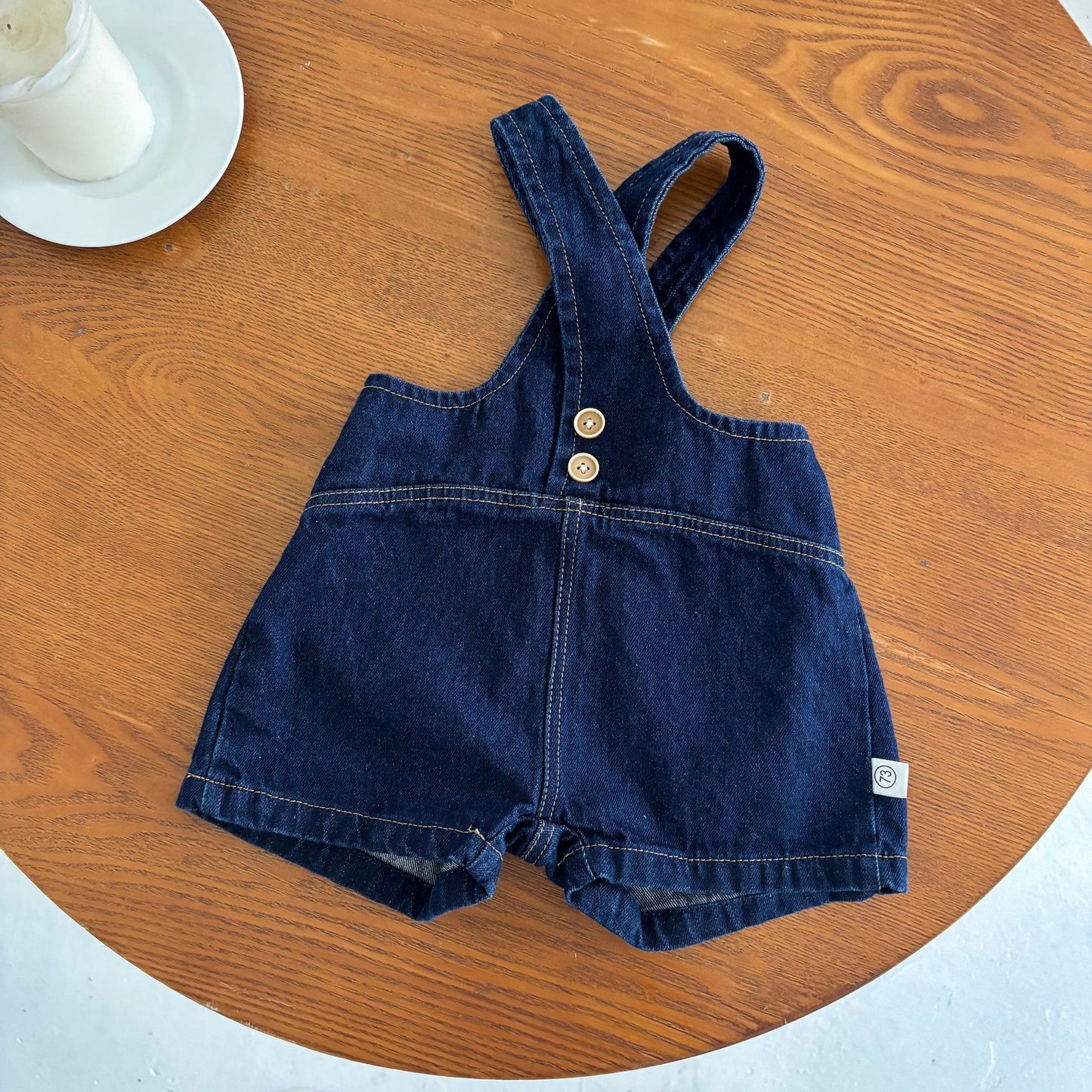 Completo Baby con Salopette in Denim e maglia bianca