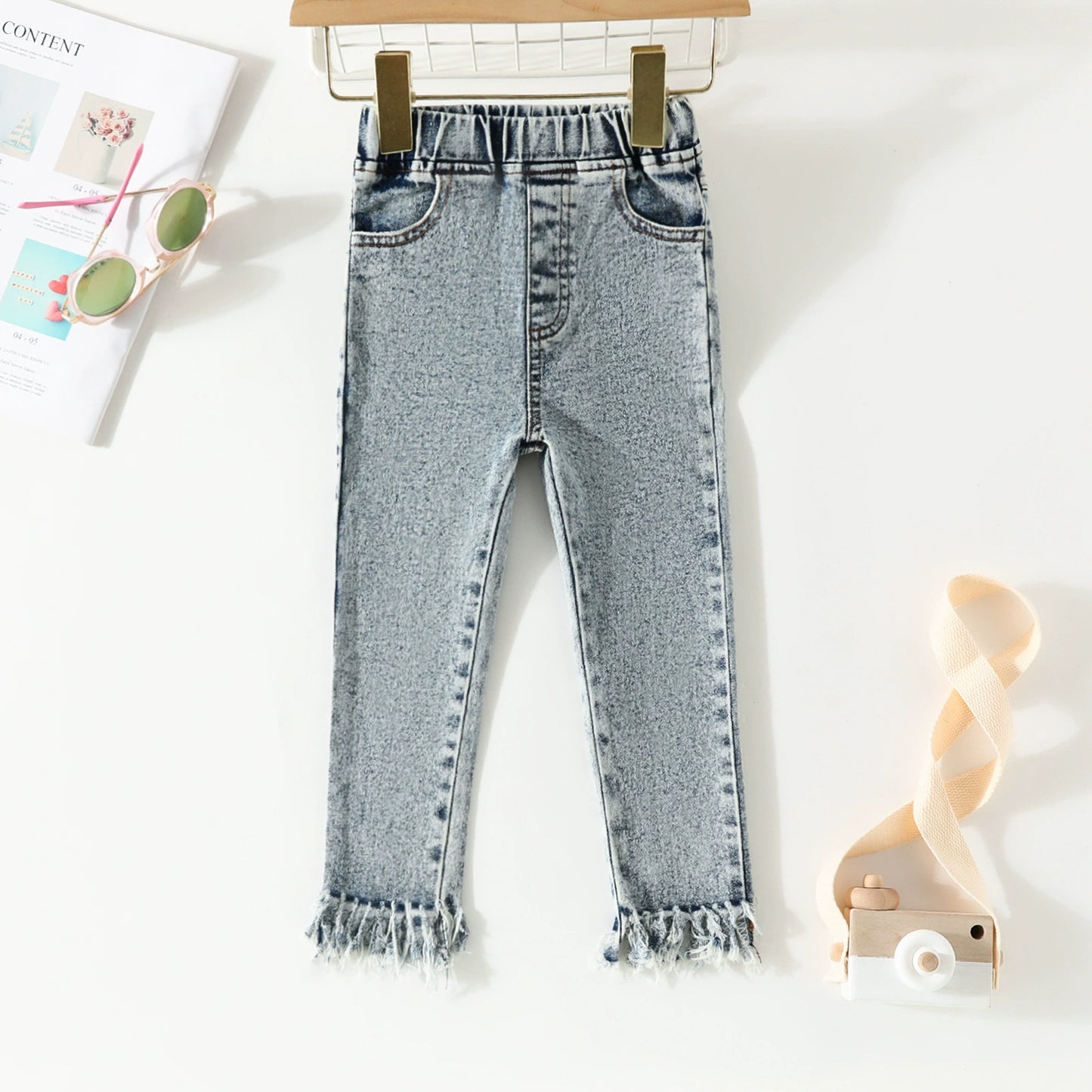 Jeans Bambina Slim Fit con Orlo Sfilacciato lavaggio chiaro