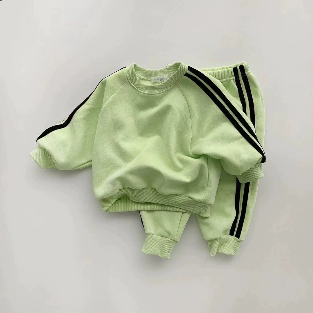 Completo Sportivo Bimbo/Bimba con Bande Laterali