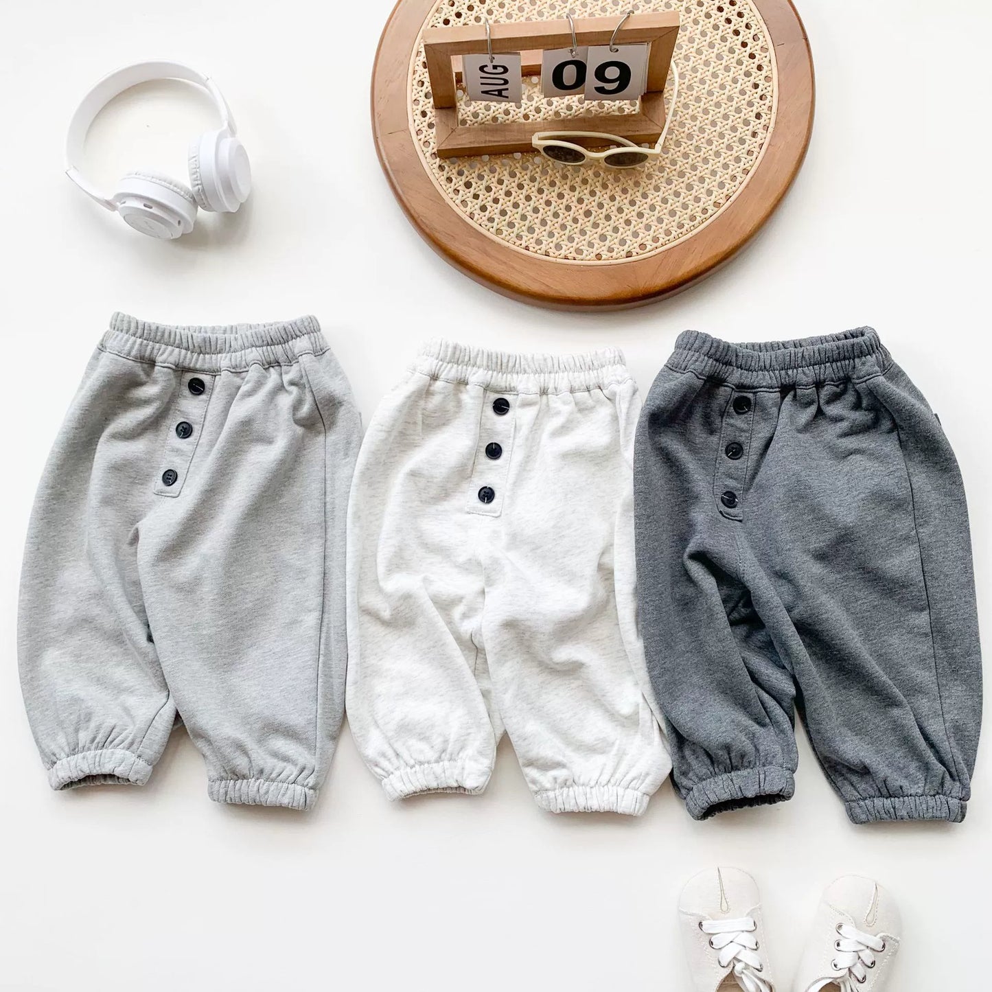 Pantaloni per bambini in cotone con bottoni