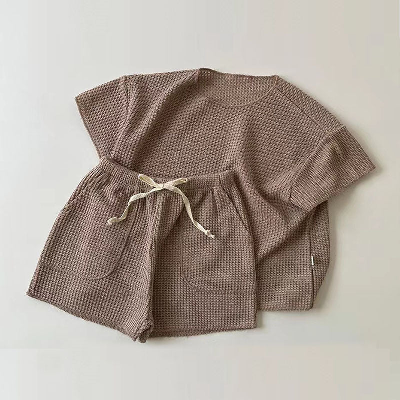 Completo Estivo Bimbo/Bimba in Maglia Waffle – T-Shirt e Shorts