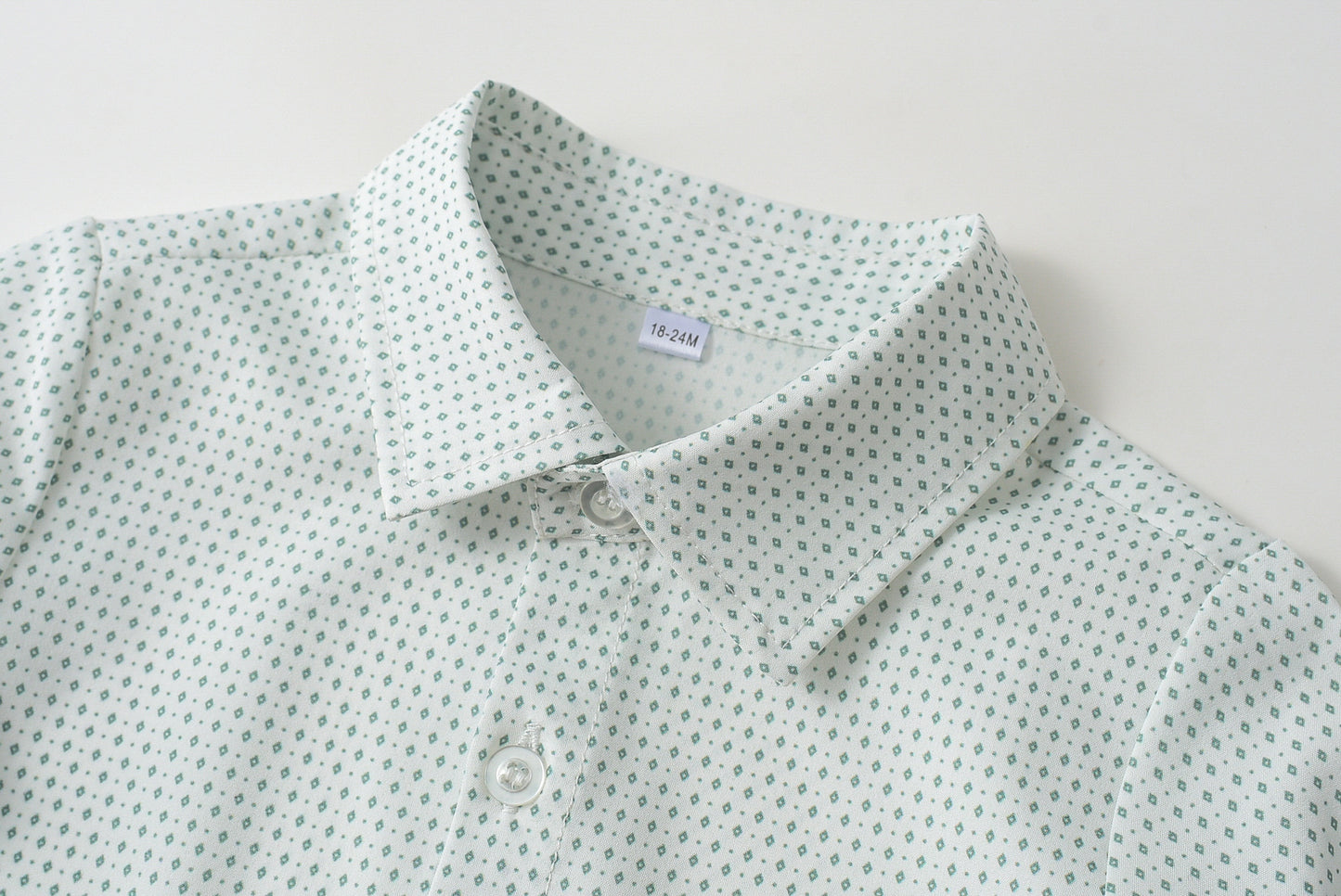 Completo Elegante 4 Pezzi per Bambino – Gilet, Camicia, Pantaloni e Papillon