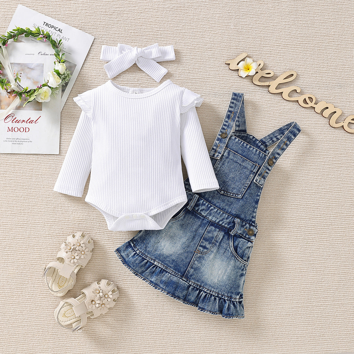 Completo Bambina 3 Pezzi Body Bianco, Gonna Salopette in Jeans e Fascia