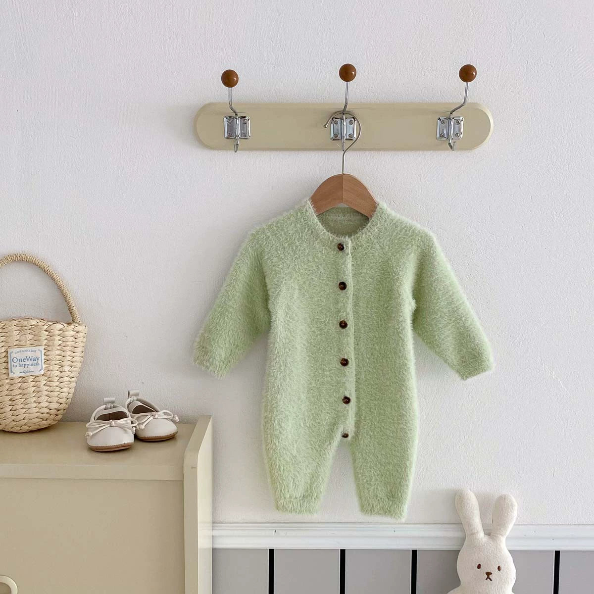 Tutina Invernale Neonato in Maglia Fluffy – Bottoni in Legno