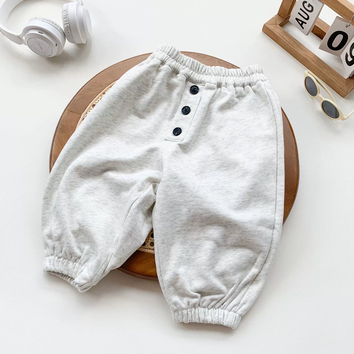 Pantaloni per bambini in cotone con bottoni