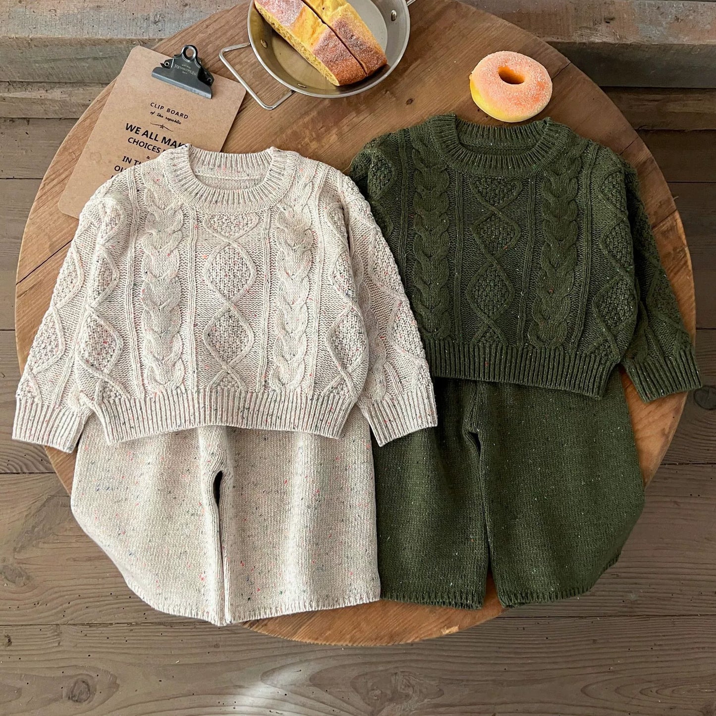 Completo Bimba Maglia + Pantaloni in Lana – Maniche Trecce