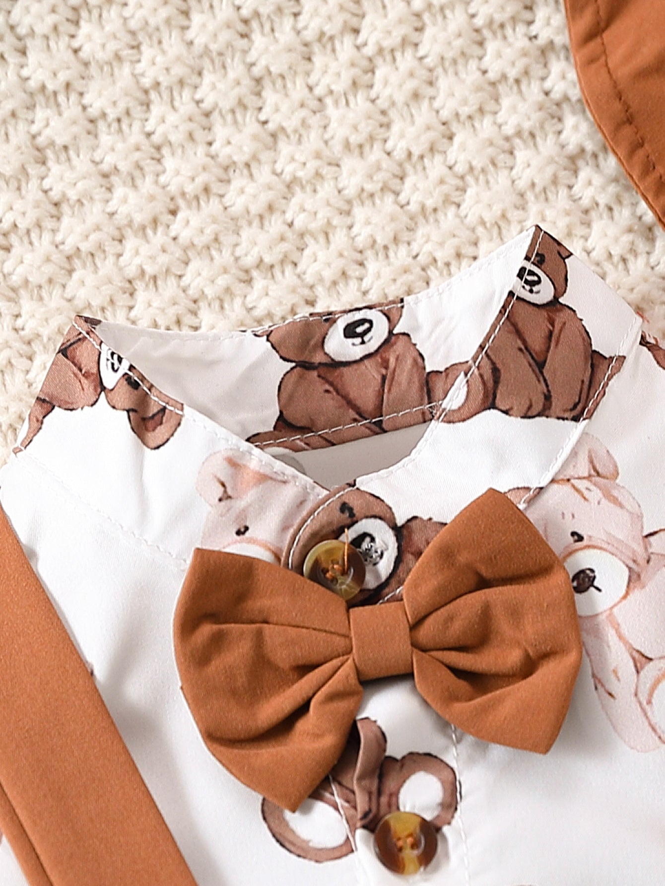 Salopette bimbo con camicia orsetto , papillon e cappello orsetto