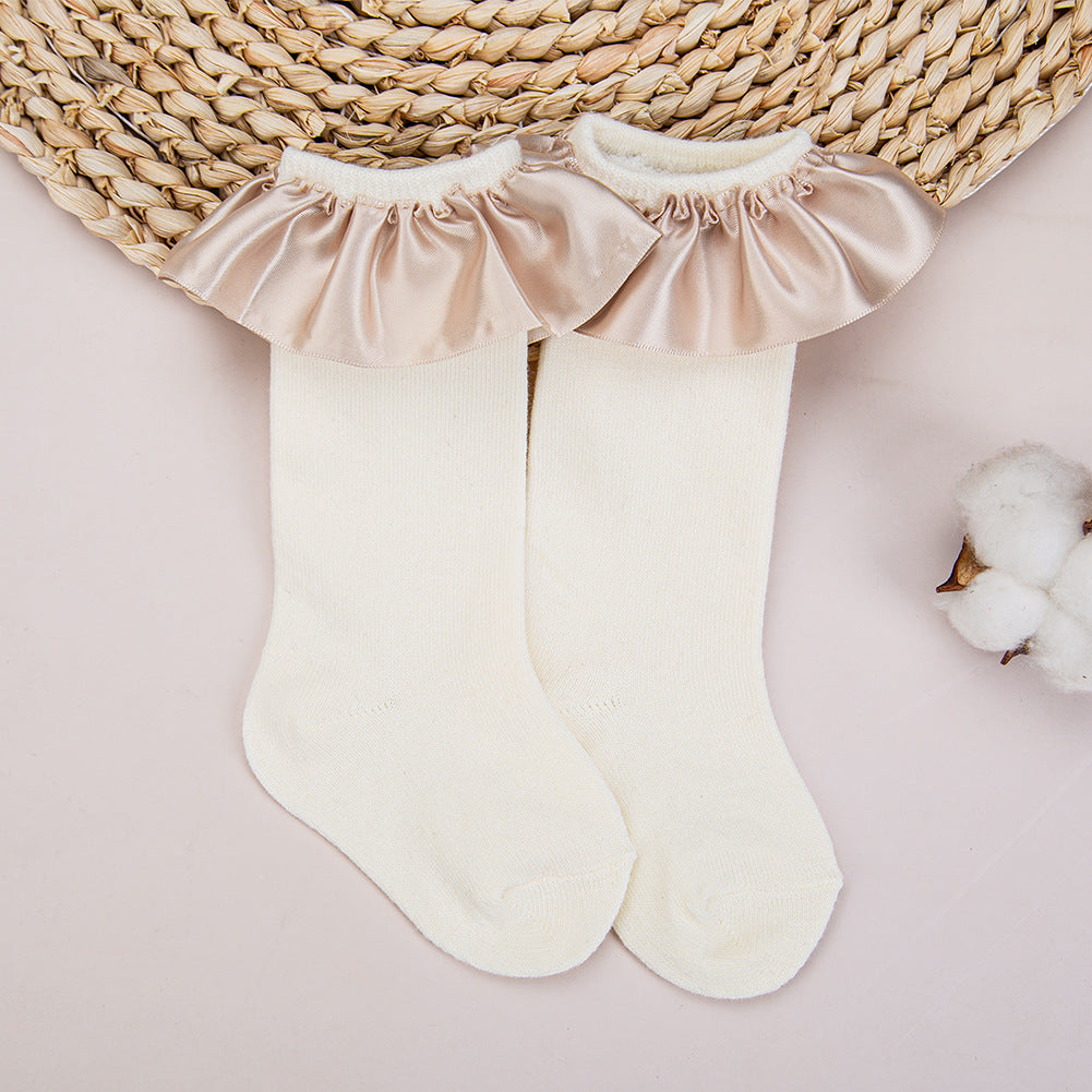Calze con Risvolto in Raso – Eleganza per Piccoli Look