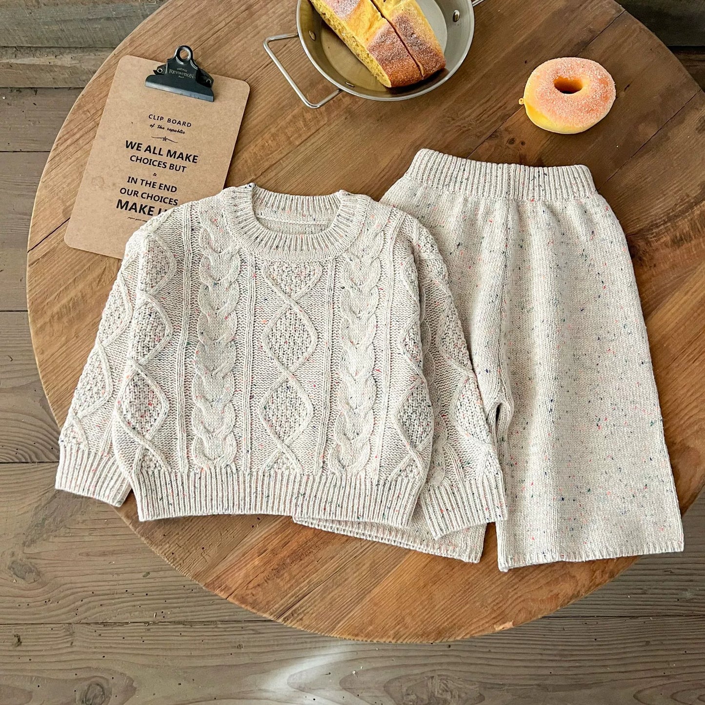 Completo Bimba Maglia + Pantaloni in Lana – Maniche Trecce