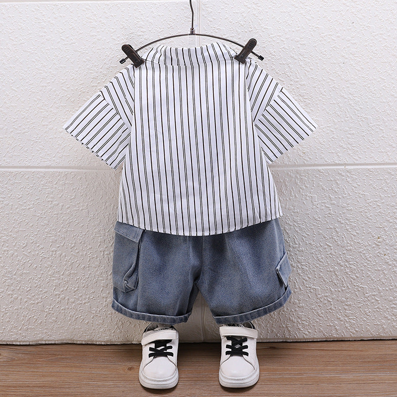 Completo Estivo Bimbo Casual Camicia a Righe, T-shirt e Shorts in Jeans