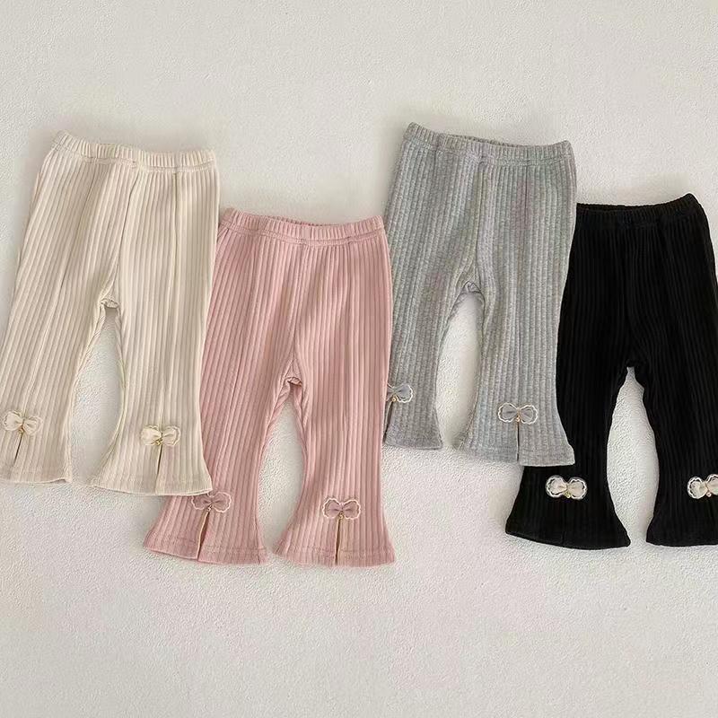 Leggings Bimba in Maglia Coste con Fiocchetto – Modello "Soft Chic"