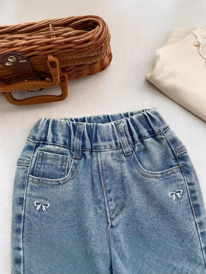 Jeans Bambina con Ricami Fiocchetto