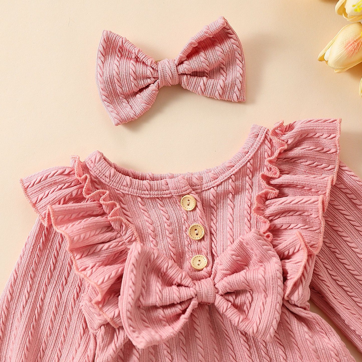 Pagliaccetto in Maglia Crema con Volant e Fiocco - Outfit Elegante per Bambina
