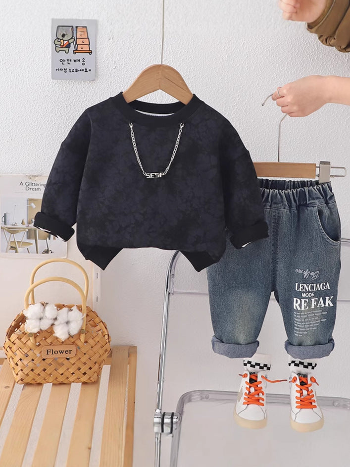 Completo Bambino Stile Urban con Maglia Stampata e Jeans con Scritta