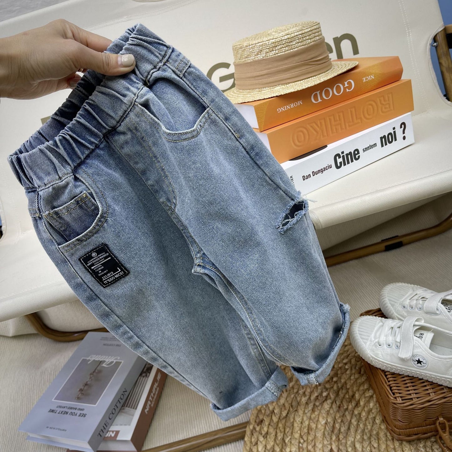 Jeans Bambino Estivi con Strappo e Risvolto Stile Casual