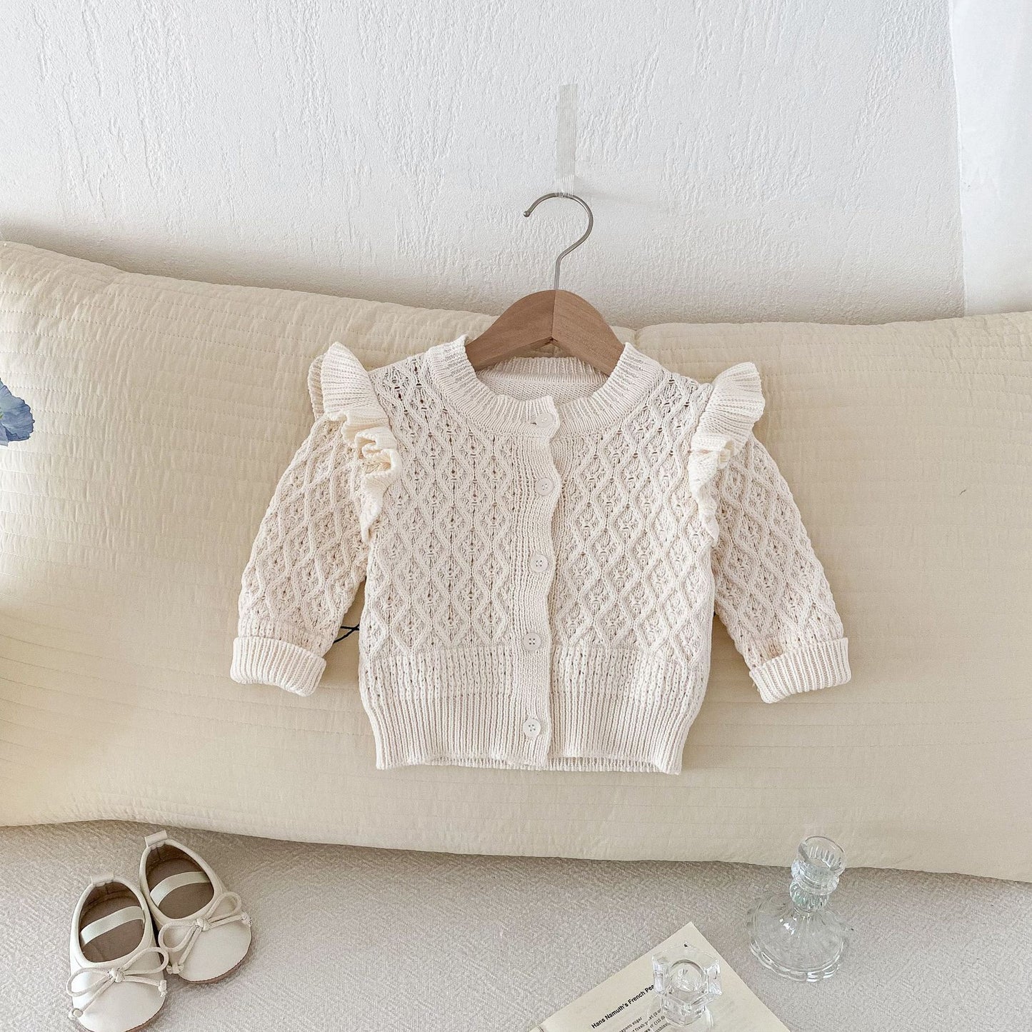 Cardigan Bambina in Maglia con Volant – Eleganza e Comfort per Ogni Stagione