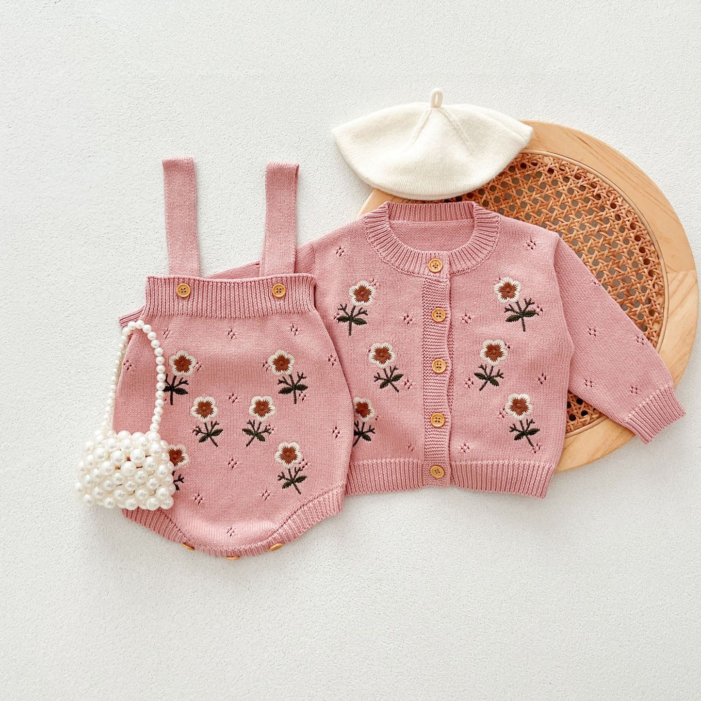 Set Maglia + Body Salopette Neonata Bimba Maglia Ricamata – Con Borsetta e Berretto